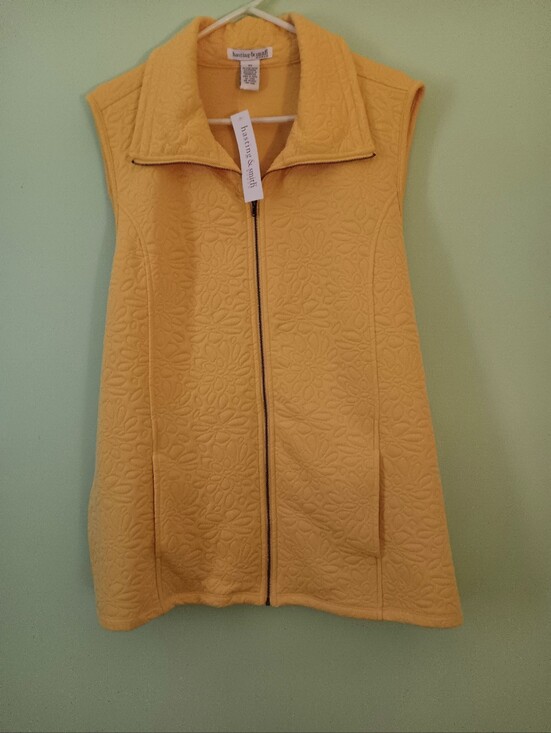 Hasting & Smith Jackets & Blazers - New Quilted hasting & smith Women's Vest